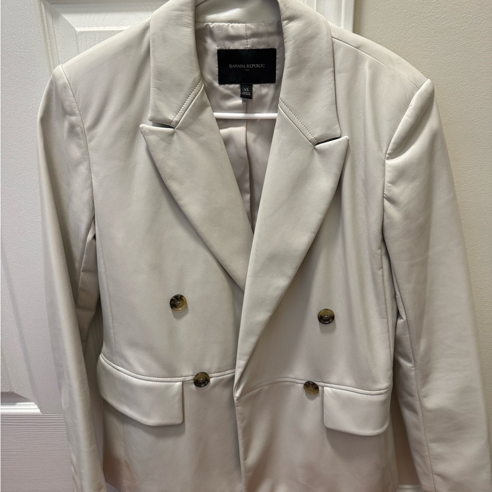 Banana Republic Cream Blazer Tailored Fit